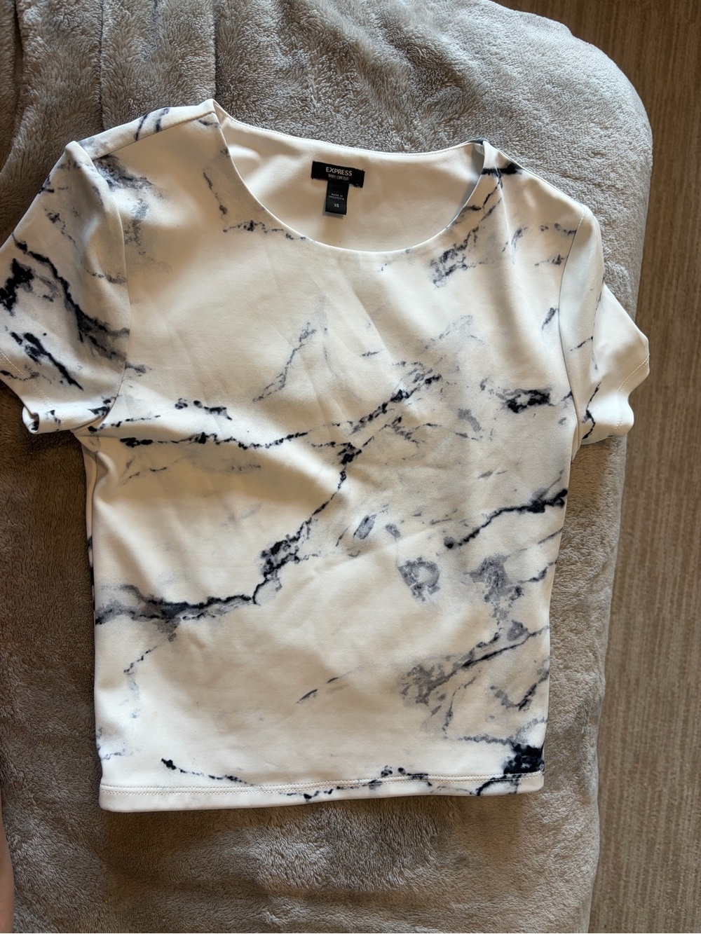 Express White Marble-Pattern Short Sleeve Top